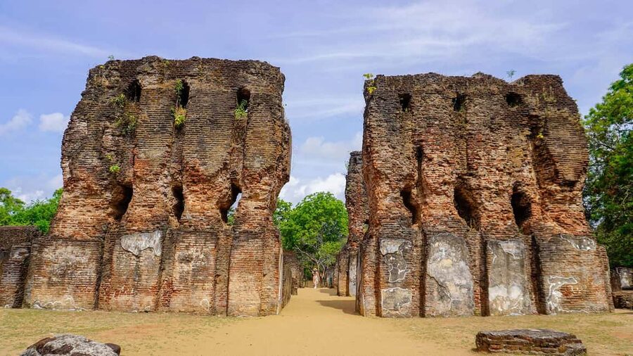 From Dambulla, Sigiriya: Polonnaruwa Tuk Tuk Day Tour - Why Polonnaruwa makes a good day from Sigiriya