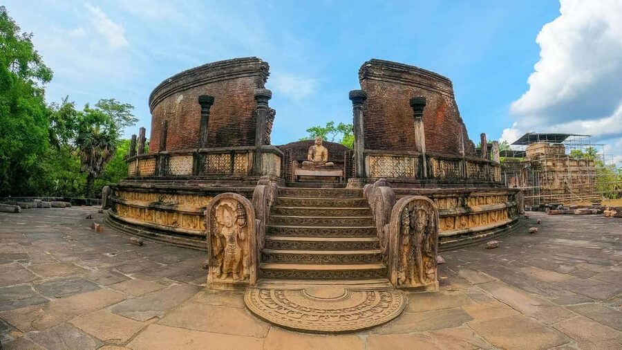 From Dambulla, Sigiriya: Polonnaruwa Tuk Tuk Day Tour - Royal Palace Complex: begin with the old capital