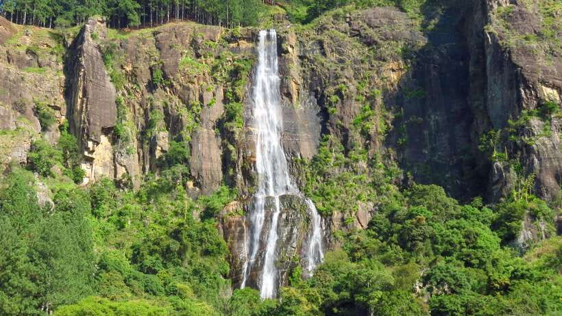 From Galle/Hikkaduwa/Mirissa: Day Trip to Experience Ella - The Nine Arch Bridge from the ground