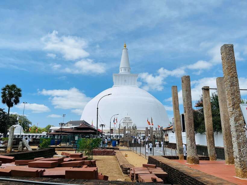 From Kandy: Anuradhapura Day Trip with Lunch - The Early Drive From Kandy