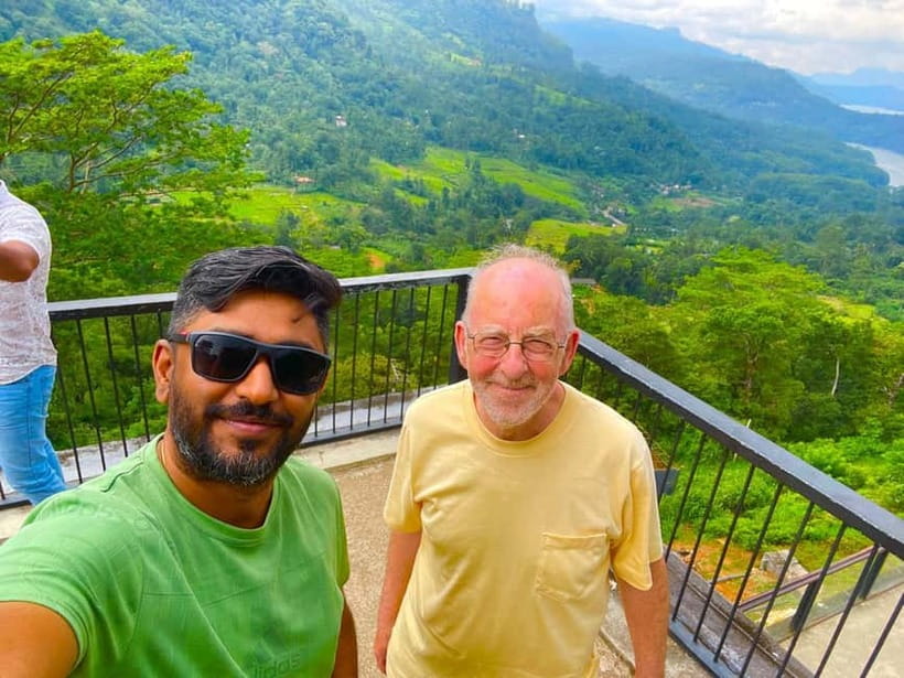 From Kandy: Ella Drop Tour via Nuwara Eliya - Wood carving and the optional local stops