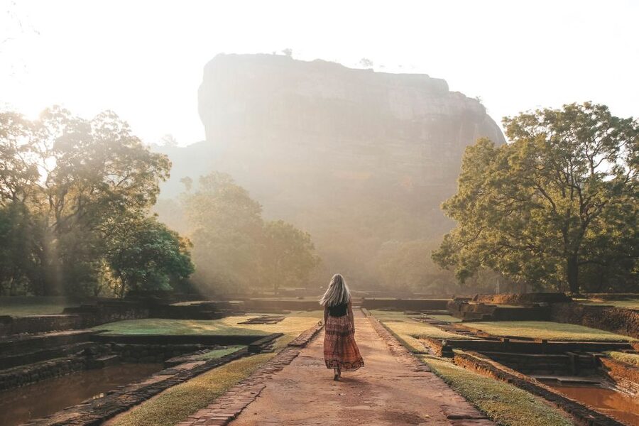 From Kandy: Sigiriya and Dambulla Day Trip and Safari - Craft demonstrations and souvenir time