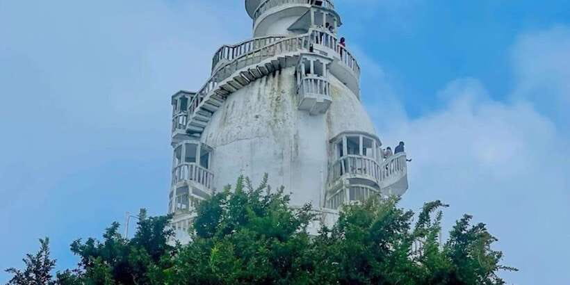 From Negombo: Ambuluwawa Tower & Tea Factory,Kandy Day Trip - Entering the Temple of the Sacred Tooth Relic