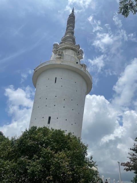 From Negombo: Ambuluwawa Tower & Tea Factory,Kandy Day Trip - Kandy Lake, viewpoint, and the city itself