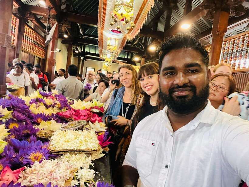 From Sigiriya: Kandy Drop and City Tour with Key Stops - Woodcarving and the practical side of souvenirs