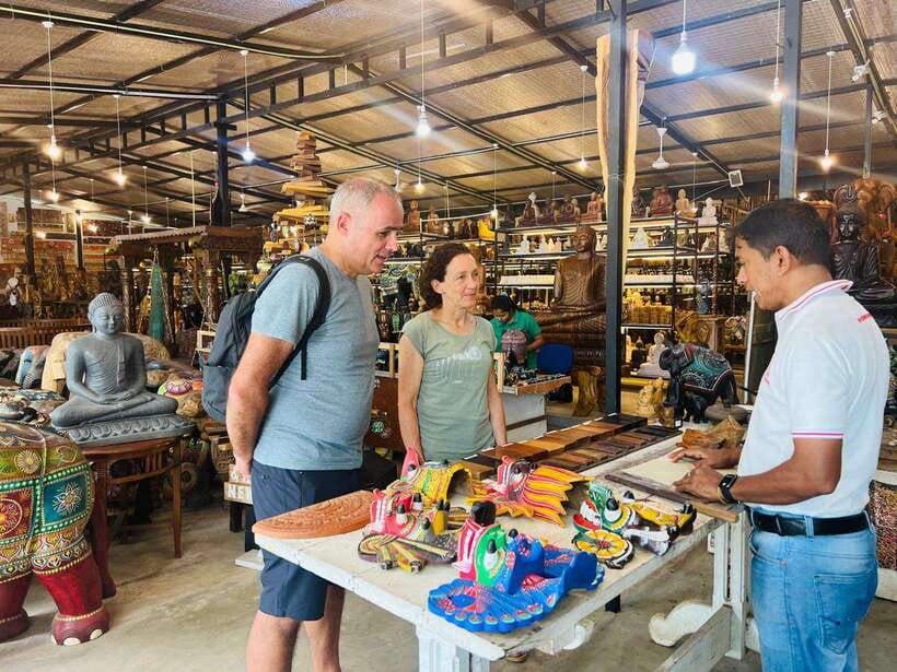 From Sigiriya: Kandy Drop and City Tour with Key Stops - Cultural dance, market browsing, and a full Kandy finish