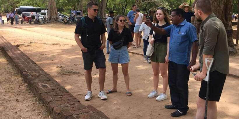 From Sigiriya: Polonnaruwa Ancient City & Minneriya Safari - Polonnaruwa: ancient stones, sacred spaces, and a hot walk