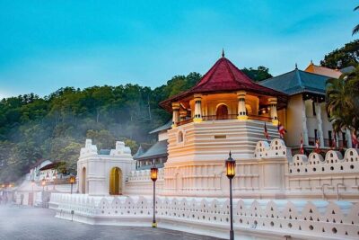 From Sigiriya to Kandy Transfer by Private Comfortable Car