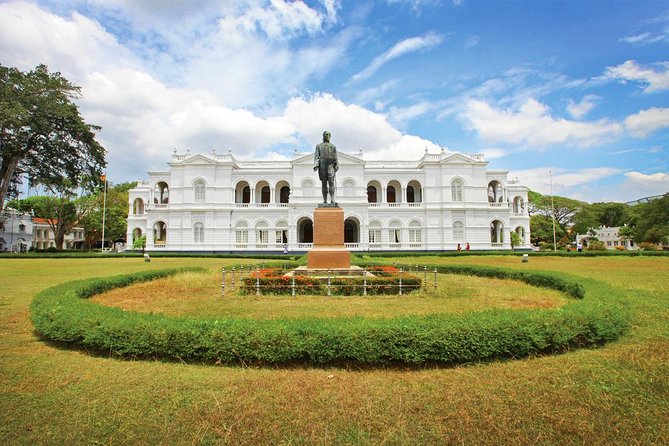 Full-Day Colombo City Tour (Private Car) - Parliament Drive and Diyatha Uyana