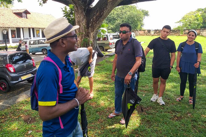 Galle Fort Walk with a Local - Tea, king coconut, and a local pause