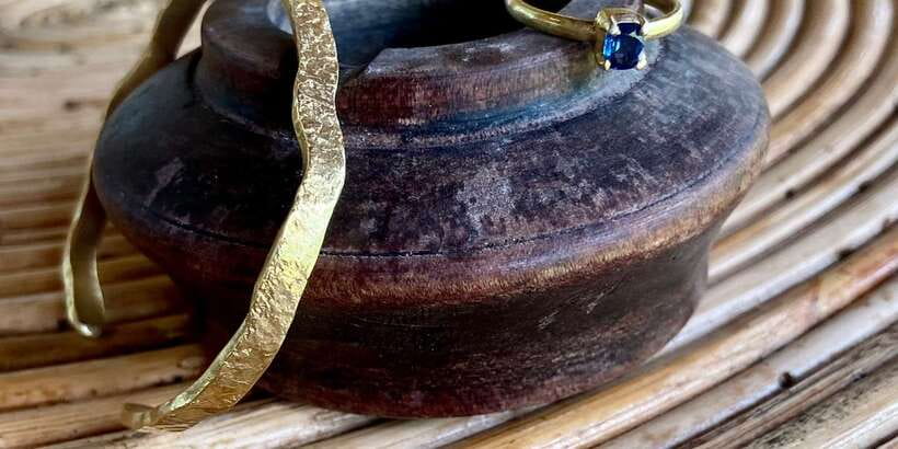 Galle: Traditional Gems & Jewellery Workshop with Transfers - Lunch, tea, and a Sri Lankan home setting