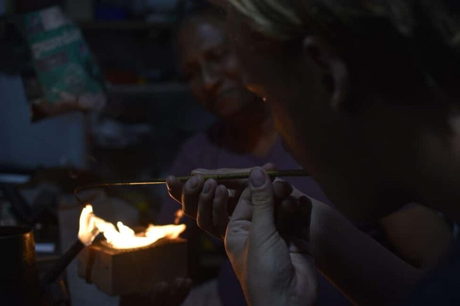 Galle: Traditional Gems & Jewellery Workshop with Transfers - Choosing a stone and a design