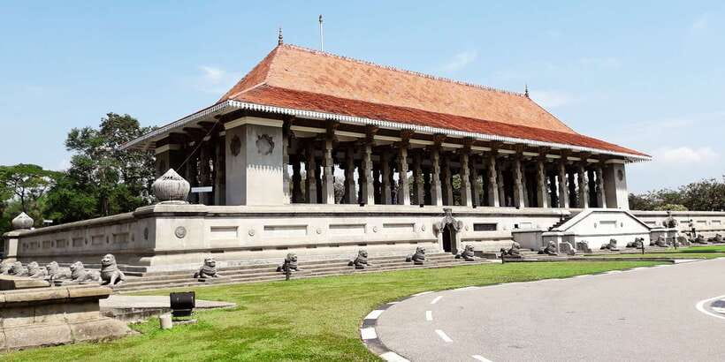 Guided Colombo Half-Day City Tour - The guides and the pace