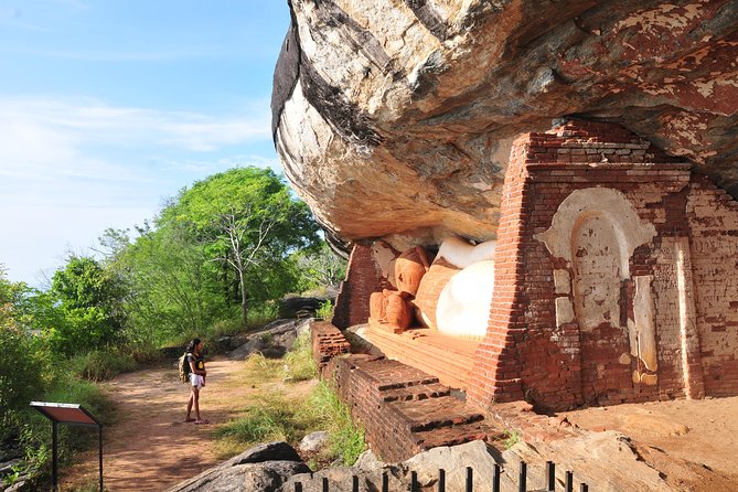 Guided Hike & Picnic with an Amazing View on Pidurangala Rock - Reaching the summit and the 360-degree view