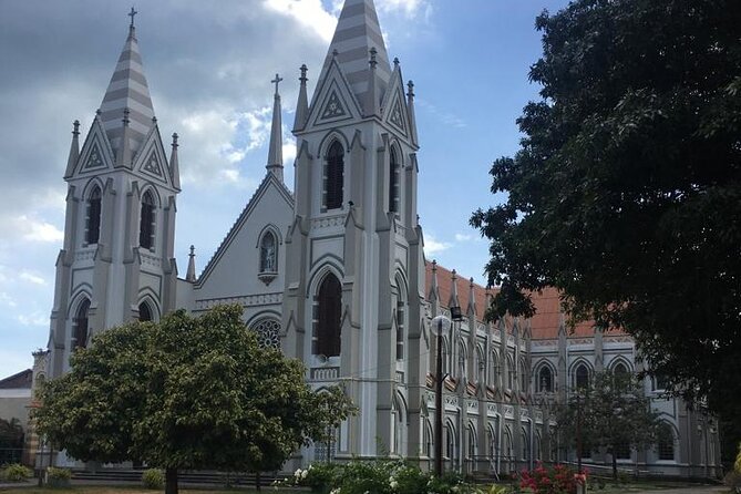 Half-Day Negombo City Tour with Ayurvedic Massage & Local Lunch - The guides can shape the whole day