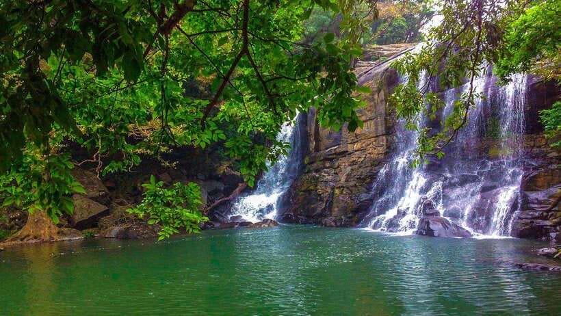 Hikkaduwa/Galle/Mirissa/Hiriketiya/Tangalle:Day Trip to ELLA - Ravana Falls and the first mountain views