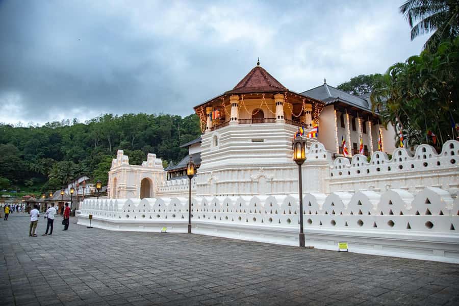 Kandy: 4-Day Sri Lanka Full Circle Private Tour To Colombo - Day three: Ella to Yala and an afternoon safari