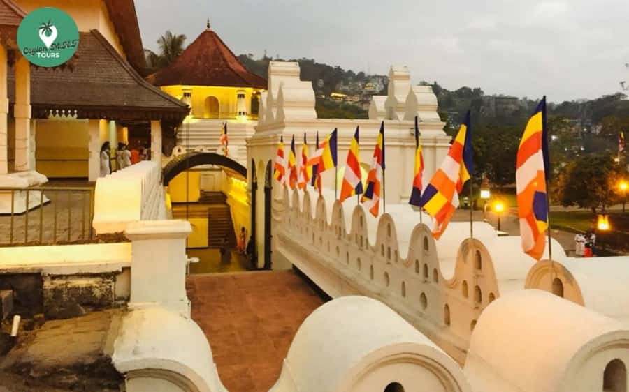 Kandy: City Explore with Local Guide By Tuk Tuk - The Optional Kandyan Dance Performance