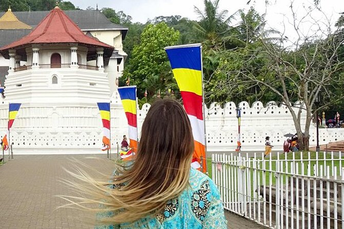 Kandy City Sightseeing Tour by Tuk Tuk - Starting with the Sacred Tooth Relic