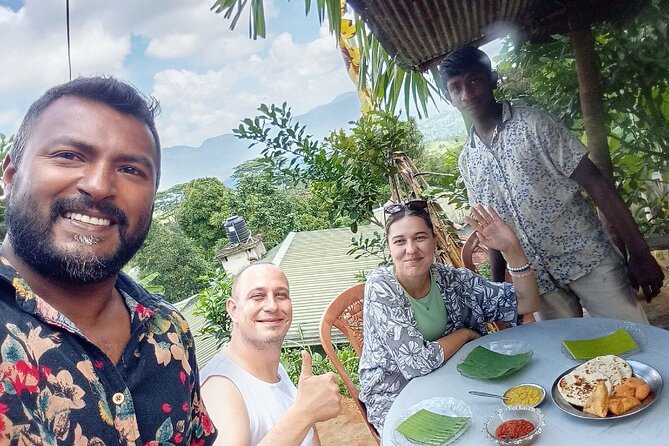 Kandy City Tour by Tuk Tuk with sana - Asgiriya Maha Viharaya and Bahirawakanda Buddha Statue