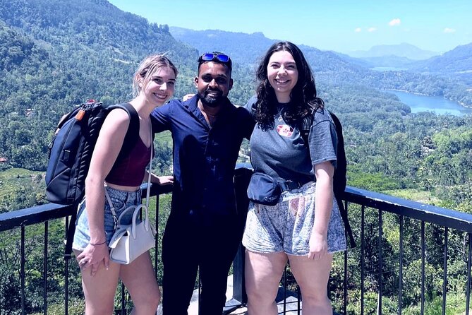 Kandy City Tour by TukTuk with Laka - Sri Lanka’s sapphire and gemstone trade