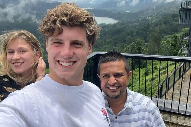 Kandy City Tour in a TukTuk - A full day from Kandy’s sacred center to the hills