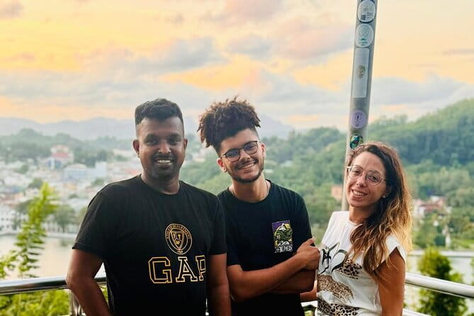 Kandy City Tour with Ambuluwawa by Tuk Tuk - The Temple of the Sacred Tooth Relic