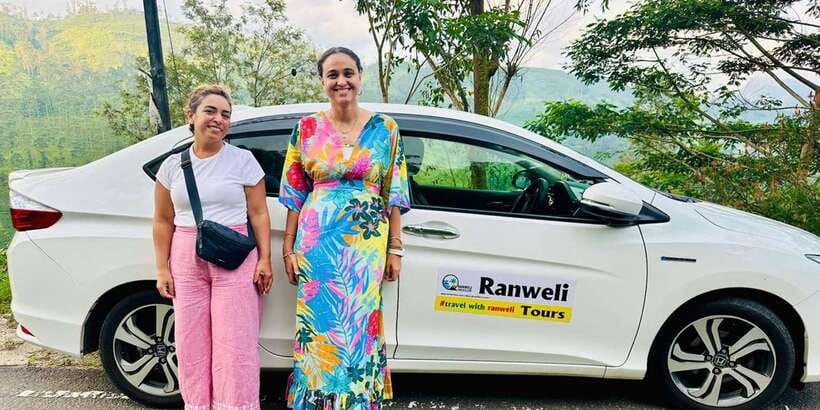Kandy Drop with City Tour from Colombo, Negombo, Airport - Batik, carved wood, and the shopping question