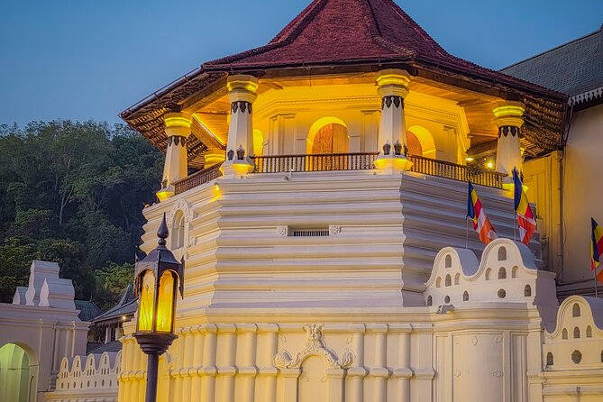 Kandy Full Day Tour Private All Inclusive - Entering the Temple of the Sacred Tooth Relic