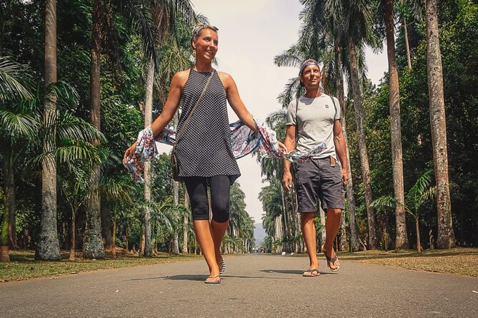 Kandy Instagram Tour: Most Famous Spots (Private & All-Inclusive) - Coffee at an attractive hotel