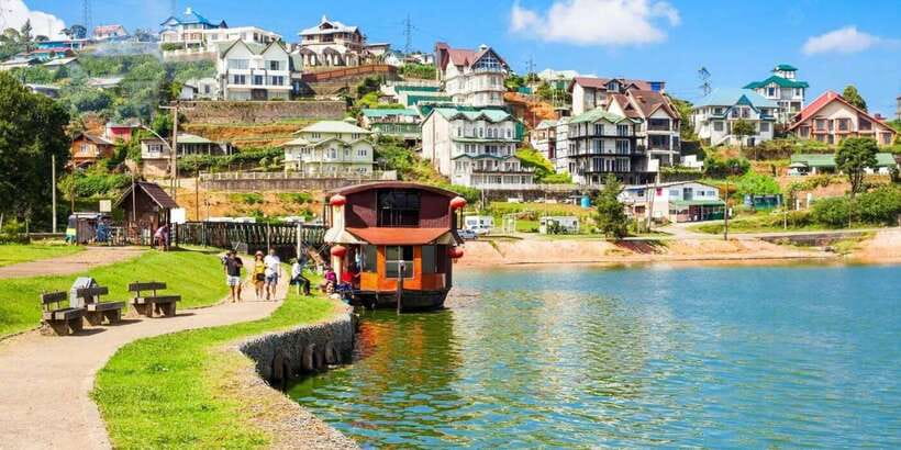 Kandy: Nuwara Eliya Day Trip - Asgiriya Stupa and the first cultural stop