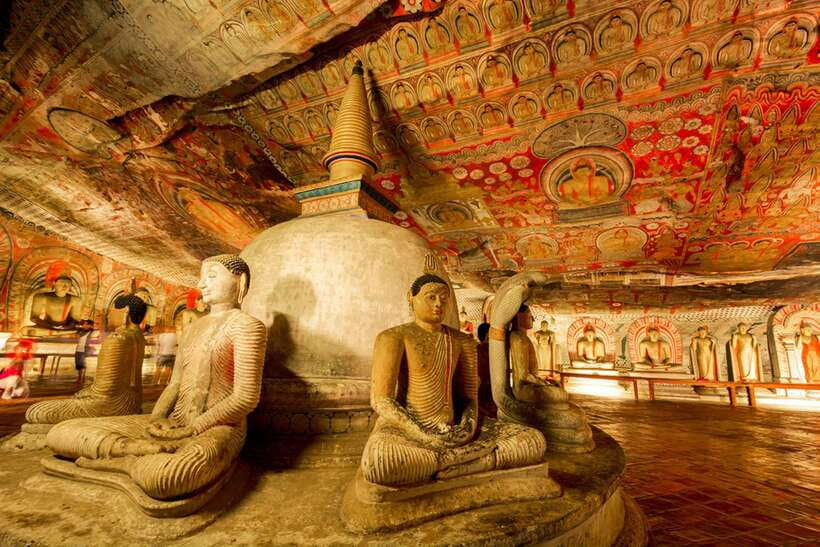 Kandy: Sigiriya Fortress & Cave Temple Full Day Private Tour - What the private vehicle adds