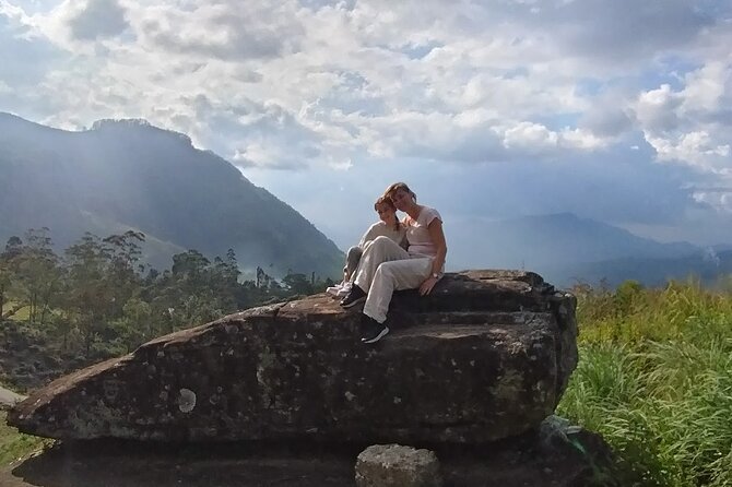 Kandy to Nuwara Eliya Private Day Tour: Tea Factory& Gregory Lake - Gregory Lake, an easy hour beside the water
