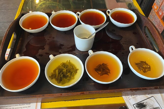Kandy to Nuwara Eliya Private Day Tour: Tea Factory& Gregory Lake - Hakgala Botanic Gardens and the final green pause