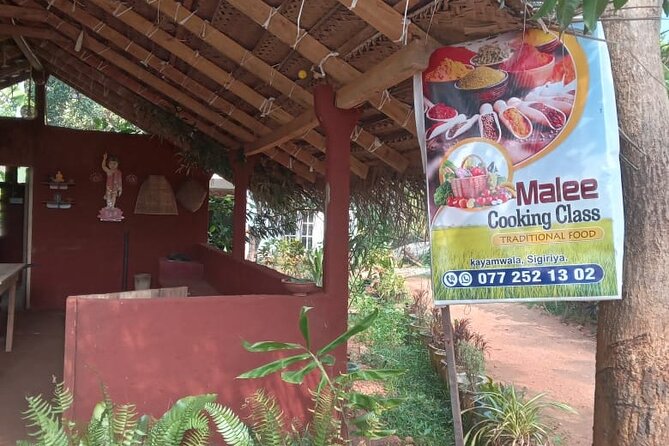 Malee Cookery Lessons - Traditional tools, modern kitchens, and useful lessons
