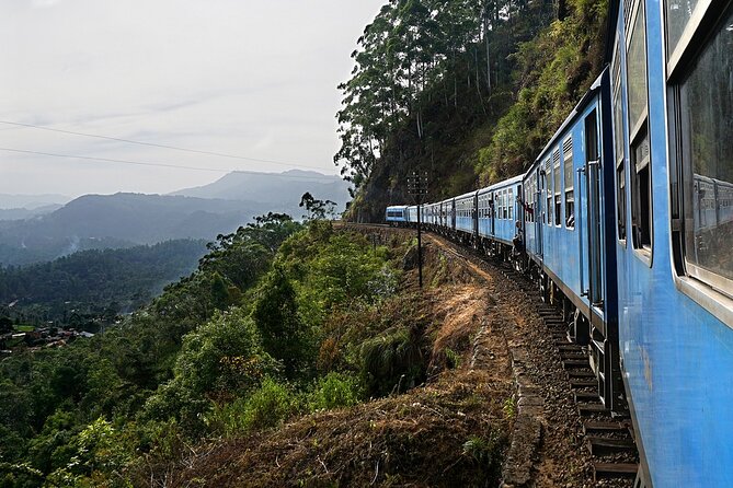 Nanu Oya to Ella train ride on (Train No: 1005 "Podi Menike") - Who will get the most from this ride?