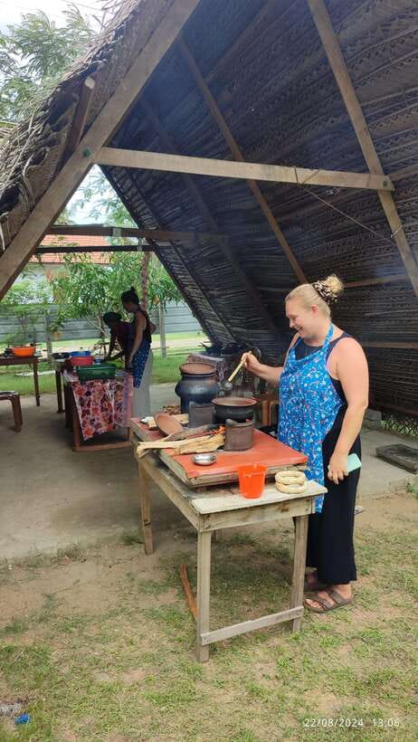 Nilaveli: Sri Lankan Cooking Class with a Local Family - Coconut, spices, and the real work of sambol