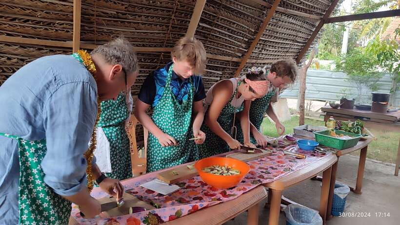 Nilaveli: Sri Lankan Cooking Class with a Local Family - Four hours of cooking, then one hour at the table