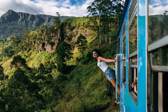 Nuwara Eliya from Kandy by Train - Blue Field Tea Factory and the Ceylon Tea story