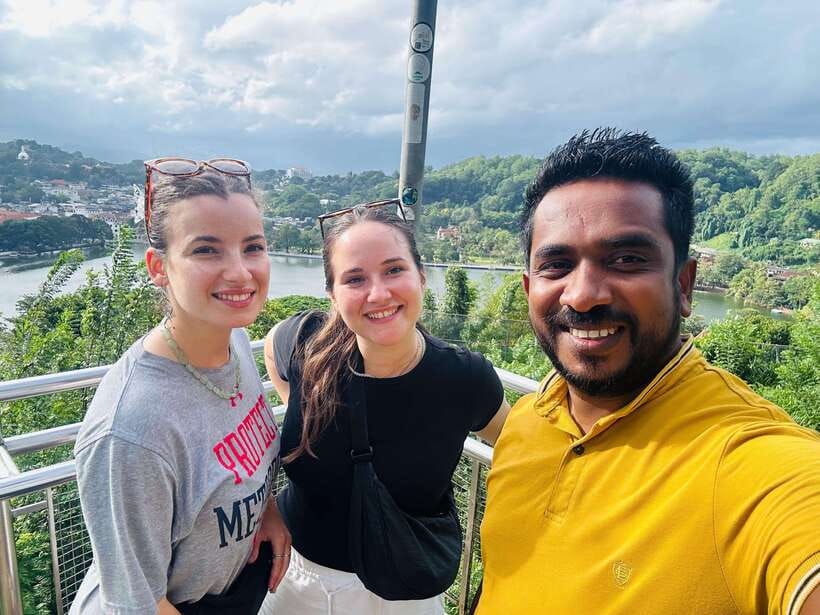 Nuwara Eliya: Tea Factory and Victoria Park Tour by Tuk Tuk - Seeing how Ceylon tea is made