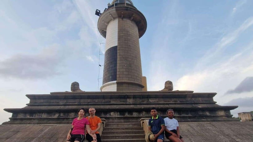 Personal Guided Colombo City Tour by Tuk Tuk - All Inclusive - Colombo Fort, Galle Face Green, and the old Parliament