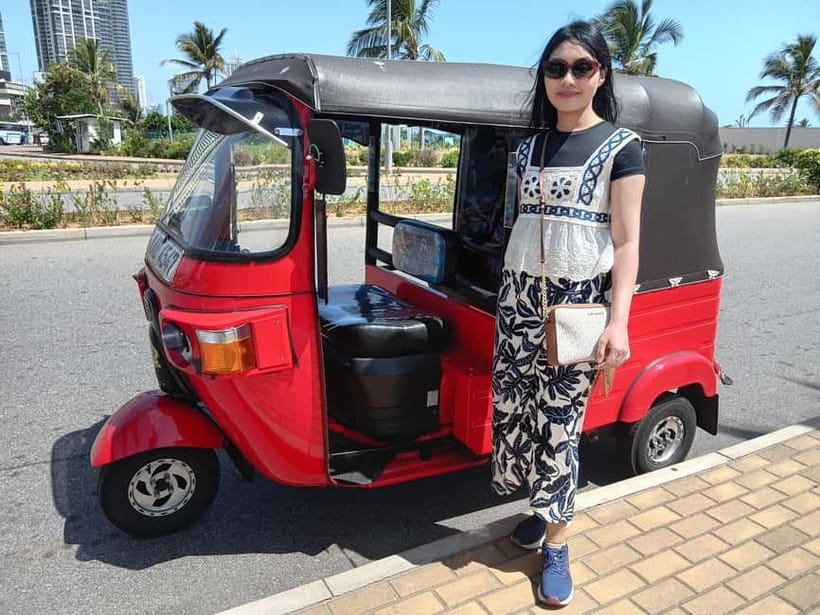 Personal Guided Colombo City Tour by Tuk Tuk - All Inclusive - What the private guide changes