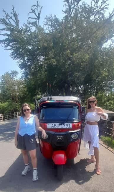 Personal Guided Colombo City Tour by Tuk Tuk - All Inclusive - From Colombo hotels to the first city streets