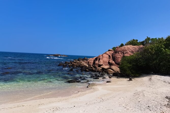 Pigeon Island Snorkeling – Swim with Sharks & Turtles - Reaching Pigeon Island from Nilaveli Beach