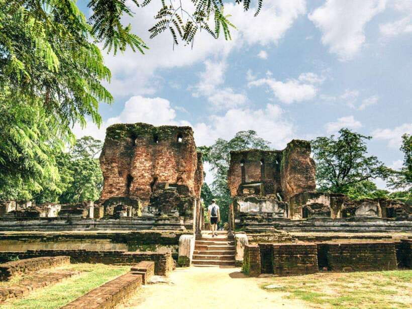 Polonnaruwa: Private Guided Cycling Tour with Hotel Pickup - The museum and the role of extra stops