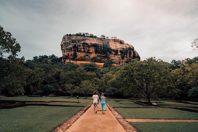 Private Car & English-Speaking Driver – Sri Lanka Island wide - What Is Included, and What Is Not
