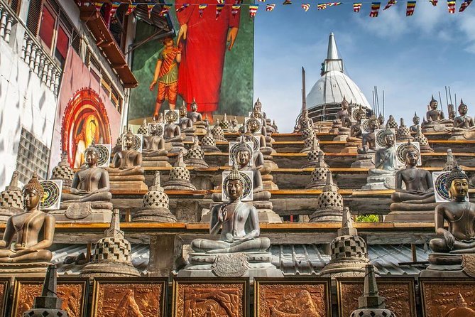 Private Colombo Sightseeing By Tuk Tuk - Gangaramaya Temple and Beira Lake