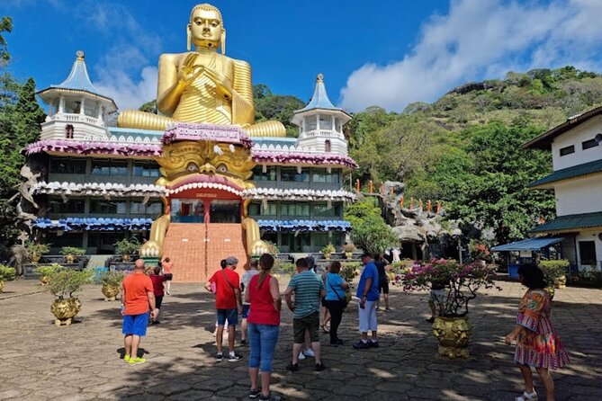 Private Full Day Tour Sigiriya and Dambulla From Kandy - Arthur’s Seat gives you a quick Kandy orientation