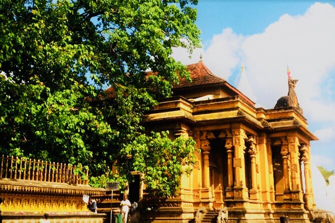 Private Night Tour in Colombo with Street Food Tasting - A quick look at Jami Ul-Alfar Mosque