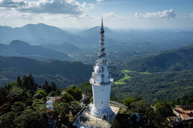 Private Sri Lanka Tour & Hike Experience to Ambuluwawa Tower - Lunch in Gampola after the hike